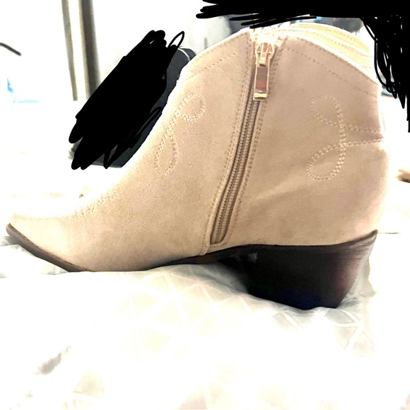 Booties - Picture 3 of 4